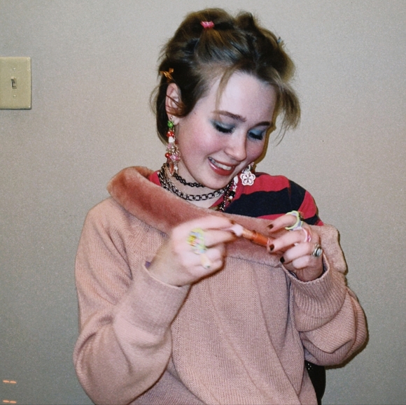 Meet your Posher, Evelyn - Picture 2 of 6